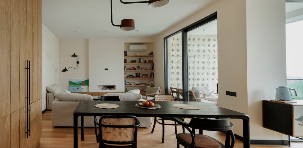 Renovation 13 – An Apartment That Radiates Warmth and Tranquility